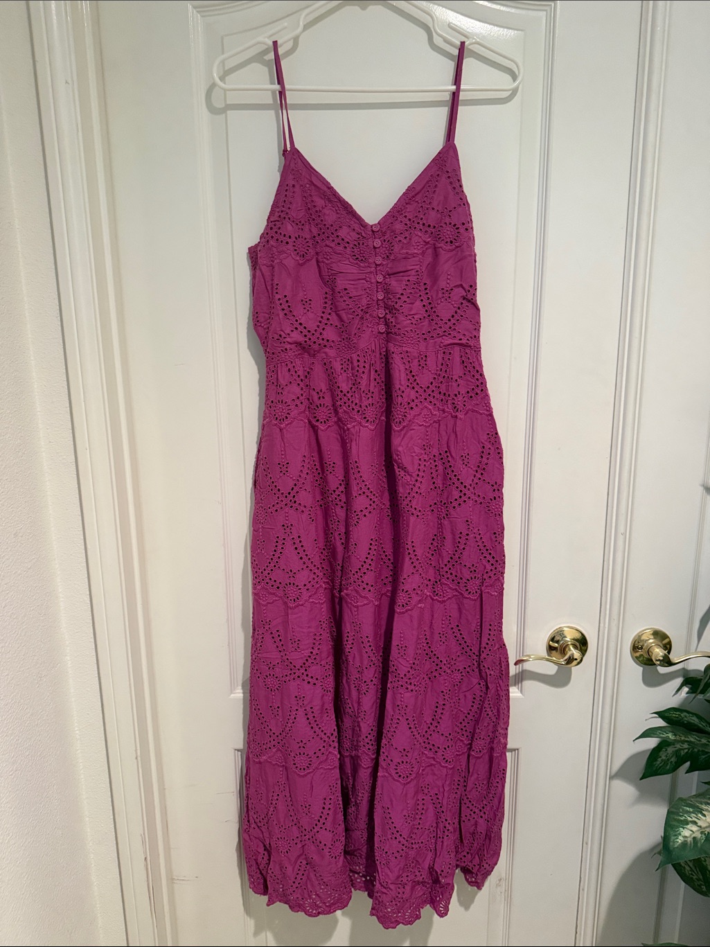 Sundance Eyelet Maxi Dress Spaghetti Straps With Pockets And Scalloped Hem